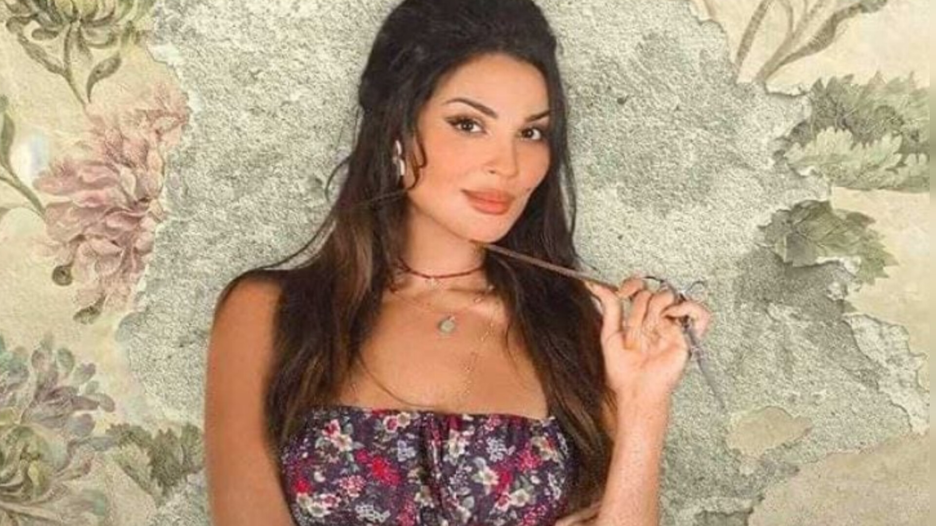 مسلسل صالون زهرة الحلقة 1